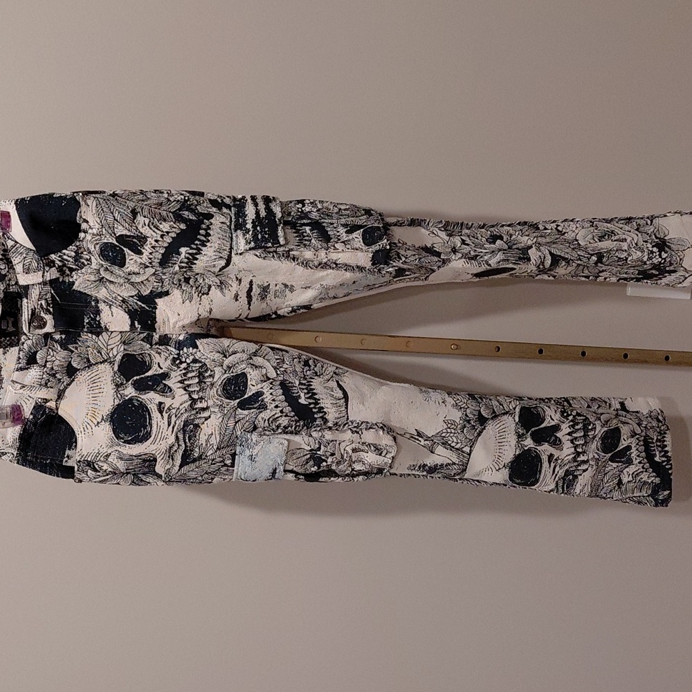 Skull Print Cargo Pants - Black & White
